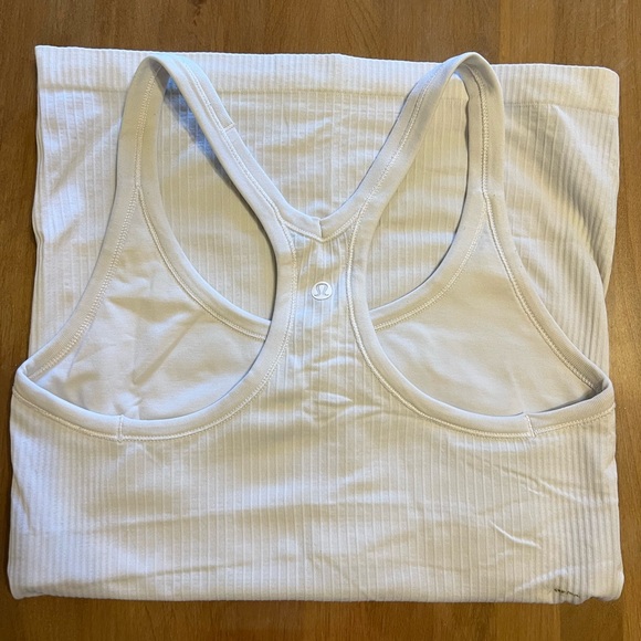 Lululemon White Size 4 Ebb to Street Tank - Picture 2 of 2